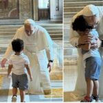 EL ABRAZO DE UN NIÑO ROMPIÓ CON TODO EL PROTOCOLO EN EL VATICANO