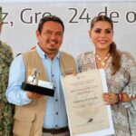 Recibe reconocimiento Iván Hernández Diaz para Servidores de la Nación