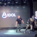 AIdol tropieza en Moscú: Primer robot humanoide ruso cae en su presentación oficial