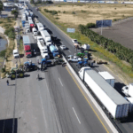 Caos vial en Guanajuato: bloqueos en autopistas por protestas de agricultores, miles varados