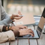 Pensamiento crítico: la habilidad esencial que protege a los jóvenes en la era de la IA