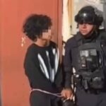 Exigen familiares juzgar como adulto a adolescente que asesinó a dos maestras en Michoacán