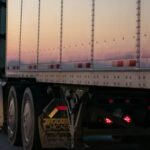 Rescatan a 229 migrantes hacinados en tráiler asegurado en Xalapa; 17 son menores de edad