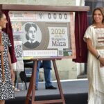 Develan billete conmemorativo de Lotería Nacional en honor a Margarita Maza durante ceremonia en Guelatao