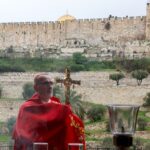 Israel impide al patriarca católico oficiar misa de Domingo de Ramos en el Santo Sepulcro