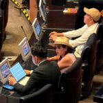 Senadores de Morena corean a Raúl Morón durante visita de Grecia Quiroz al Senado