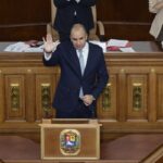 Designan a Larry Devoe como fiscal general en Venezuela mientras protestas salariales son reprimidas en Caracas