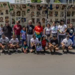 Colectivos de desaparecidos realizan ‘Cascarita contra el Olvido’ en Reforma antes del Mundial 2026