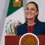 Informa Sheinbaum sobre inversión educativa, subsidio a combustibles y dirección en Aduanas
