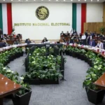 Senado recibe nombramiento de Roberto Velasco para la SRE; INE reestructura comisiones