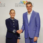 Sheinbaum participa en Cumbre en Defensa de la Democracia en Barcelona y se reúne con Sánchez