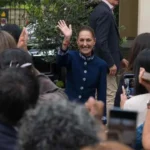 Sheinbaum niega crisis con España y propone reforestar con gasto militar en Barcelona