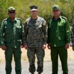 Jefes militares de EE.UU. y Cuba sostienen encuentro inusual en Guantánamo
