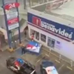 Mujer muere aplastada por anuncio panorámico que colapsó por lluvia y viento en San Nicolás