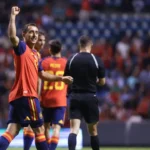 España vence 4-0 a Arabia Saudita y toma el liderato del Grupo H