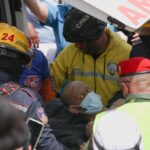 Rescatan con vida a 33 personas tras terremotos en Venezuela; reportan 1,450 fallecidos