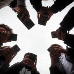 Demandan redes sociales por afectar rendimiento escolar con estrategias adictivas