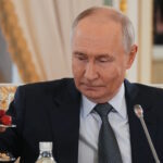 Putin afirma que resolver la guerra en Ucrania es más complejo de lo que Trump creía y mantiene vigentes diálogos de paz
