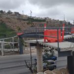 Ayuntamiento de Tijuana exhorta a no usar puente peatonal inconcluso en Libramiento Rosas Magallón