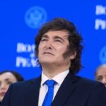 Caputo presenta plan financiero 2026-2027 y proyecta grado de inversión para 2031