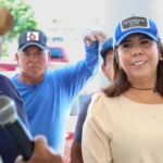 Alcaldesa de Huimanguillo dice a adulto mayor que ‘ya va de salida’ durante evento público