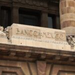 Banxico mantiene tasa de interés en 6.5% y revisa a la baja crecimiento para 2026