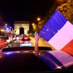 Adolescente muere al caer de un camión durante celebraciones por victoria de Francia en el Mundial
