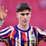 Armando Hormiga González se despide de Chivas y viaja a Grecia para firmar con Olympiacos