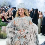 Beyoncé se convierte en única dueña de SirDavis tras comprar participación a LVMH