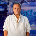 Aldo Rendón pide que no voten por él tras molestarse porque no le arreglaban una falda en ‘La Casa de los Famosos’
