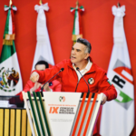 Columna critica la mañanera como herramienta de control y señala incongruencia en regulación del derecho de réplica